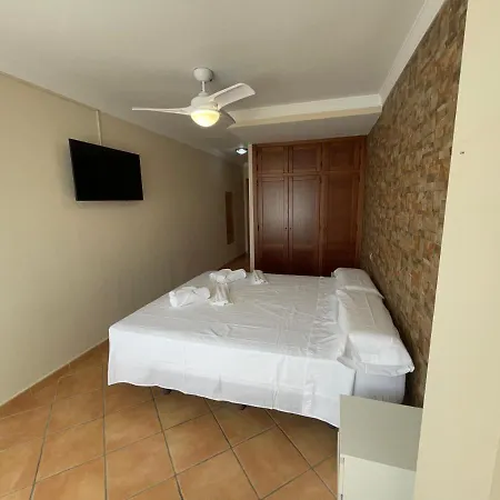 Apartamento En Edificio Albaida, Garaje Y Piscina * Эстепона
