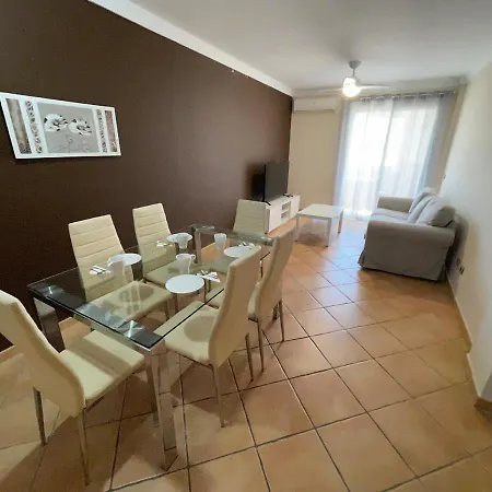 Apartamento En Edificio Albaida, Garaje Y Piscina * Эстепона
